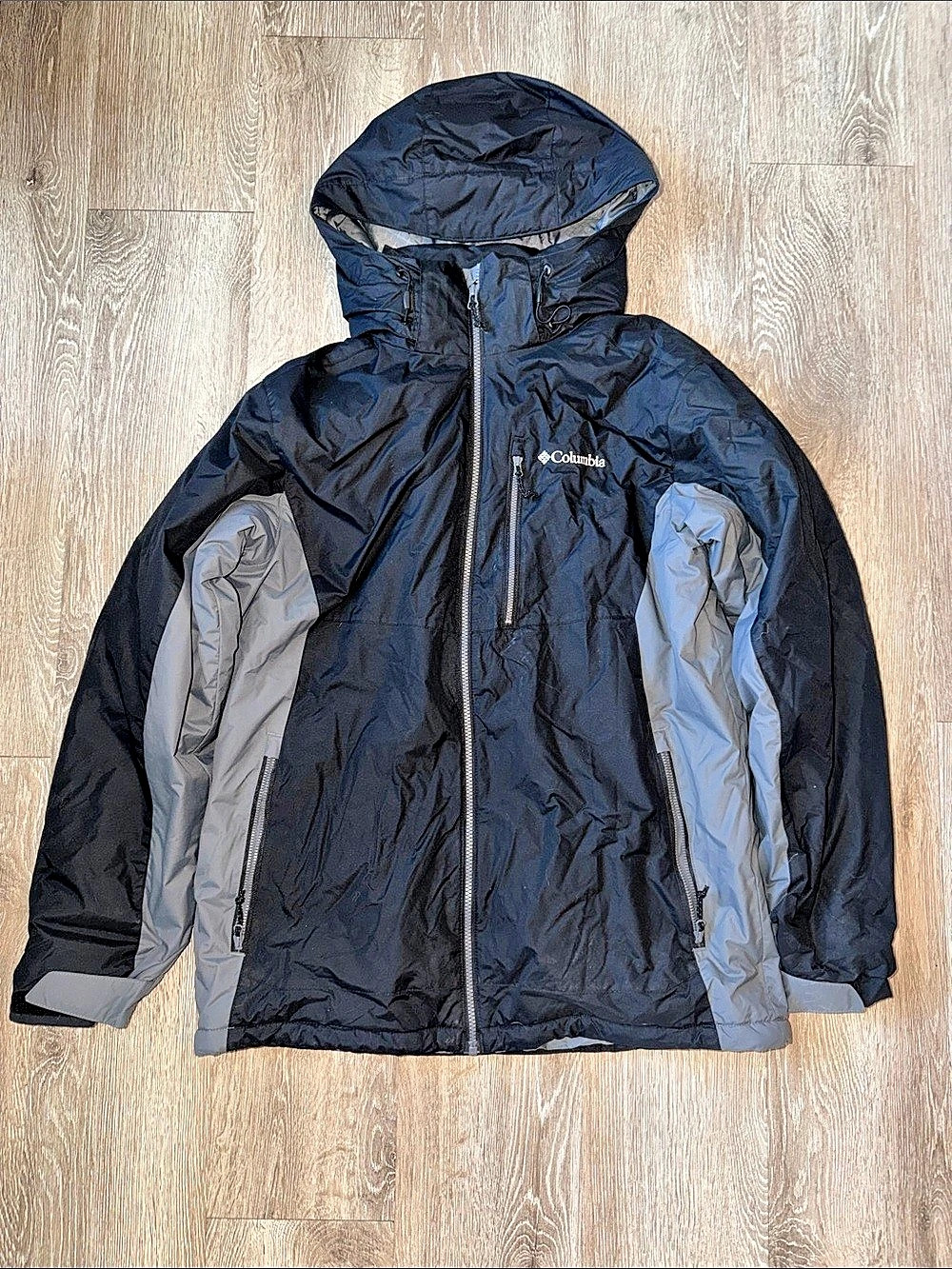 Columbia Black & Gray Performance Jacket Size Medium puffer coat two toned m